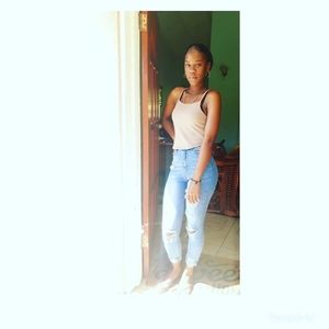 Meet your Posher, Olivia